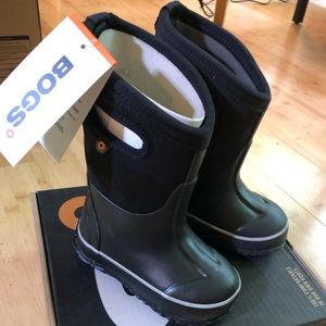 Bogs black toddler boots new in box - size 7
